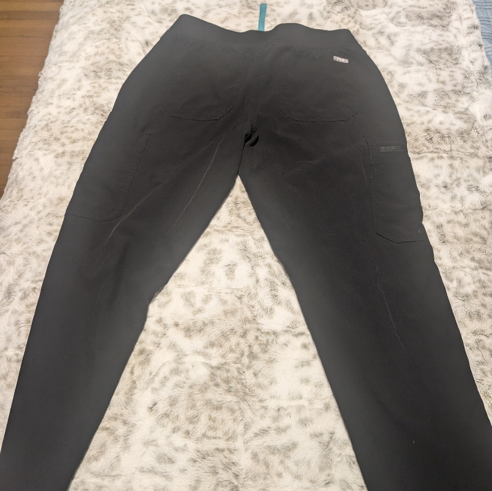 Figs high waisted YOLA Free xlined skinny scrub pants